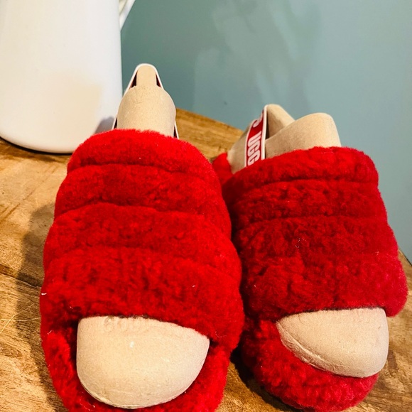 EUC UGG GIRLS SANDALS - Picture 2 of 9